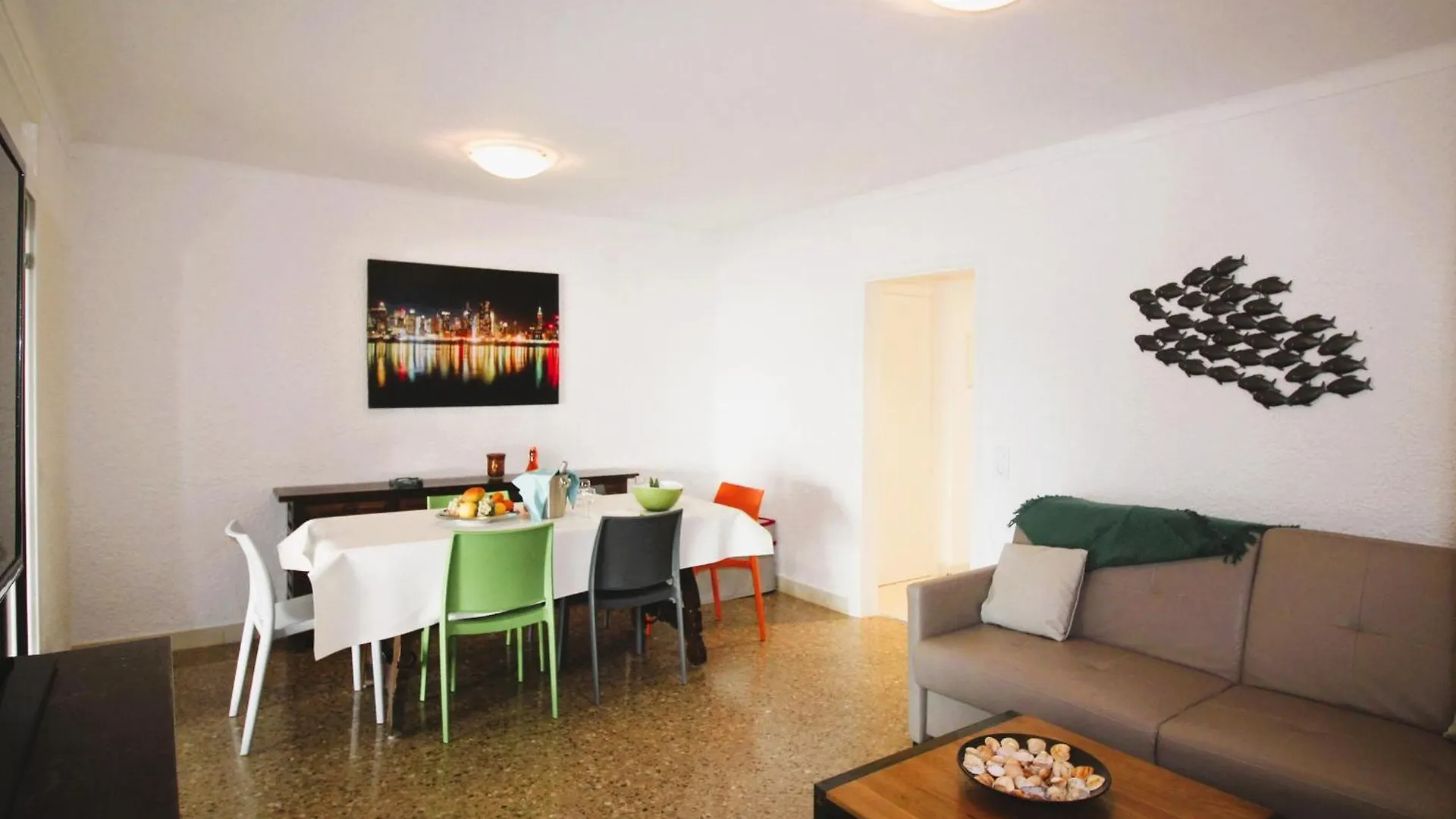 Apartamento Con Terraza Y Vistas Al Mar - A 1 Min De La Playa De Almadrava - Es-258-70 Roses